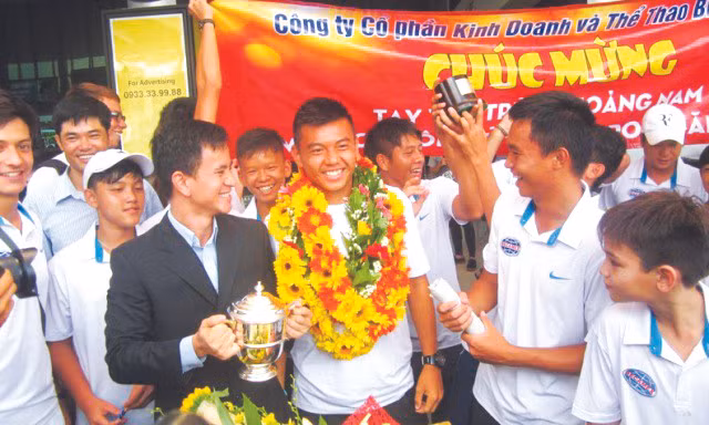 Nam và người hâm mộ