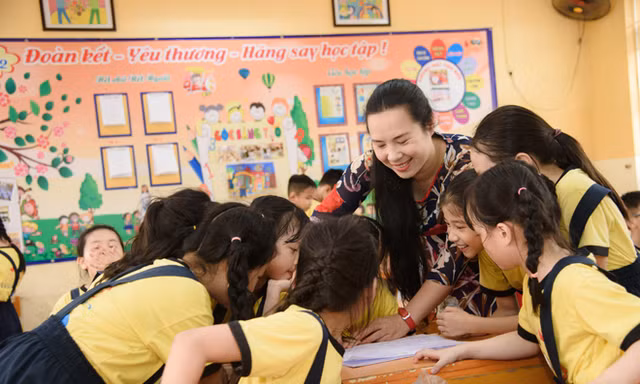 Cô Nguyễn Thị Bích Diệp trong một giờ dạy học trên lớp