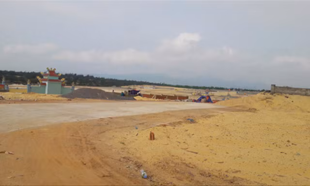 Ông Tính đã làm giả hồ sơ để trúng thầu gói rà phá bom mìn nghĩa trang xã Bảo Ninh (Quảng Bình)