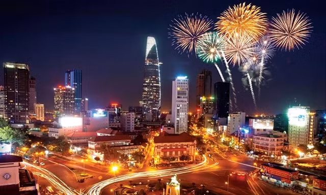 Phố đi bộ Nguyễn Huệ 
