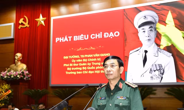 Đại tướng Võ Nguyên Giáp - Tổng Tư lệnh văn võ song toàn