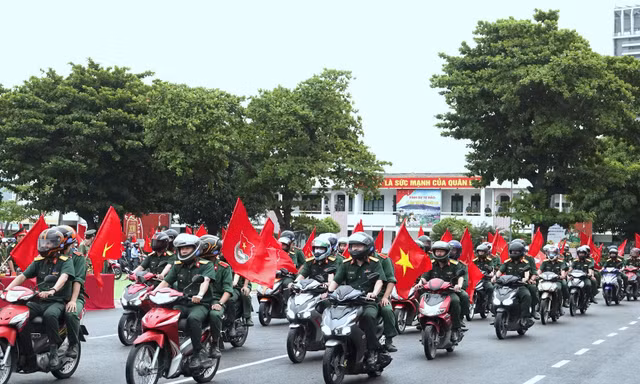 Sôi động ngày hội văn hoá giao thông năm 2022 của tuổi trẻ Quân đội ở Nha Trang