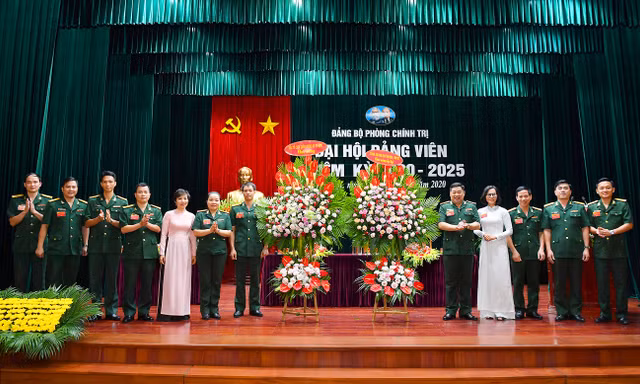 Xây dựng bản lĩnh, trung thành tận tụy