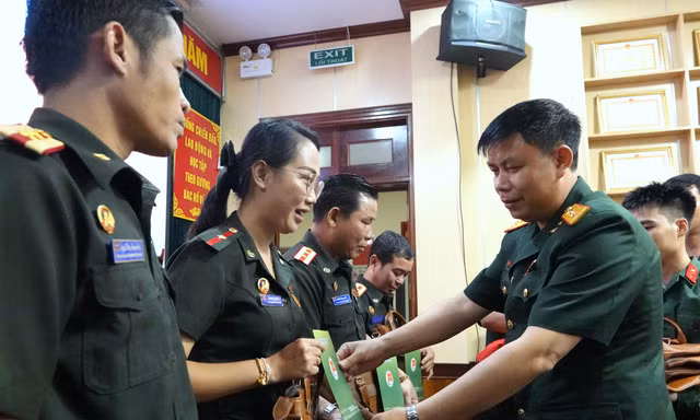 Thanh niên Quân đội Việt - Lào mong muốn góp sức trẻ cùng nhân dân hai nước