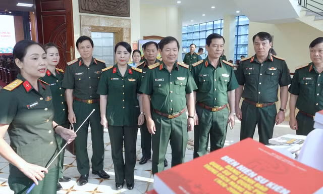 Thượng tướng Lê Huy Vịnh: Xây dựng người phụ nữ Quân đội trí tuệ, bản lĩnh