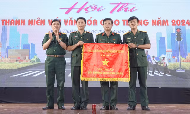 Tuổi trẻ Quân đội và tỉnh Ninh Thuận thi tài tuyên truyền văn hóa giao thông