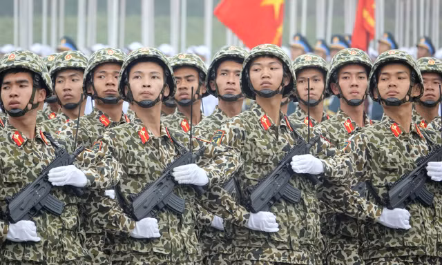 Đại tướng Nguyễn Tân Cương: Đồng bộ vũ khí trang bị cho nhiệm vụ sẵn sàng chiến đấu