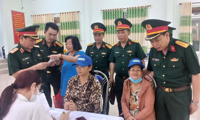 Xuân đoàn kết - Tết thắm tình quân dân của tuổi trẻ Quân đội
