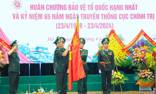 Đơn vị lá cờ đầu của Bộ đội Biên phòng đón nhận Huân chương Bảo vệ Tổ quốc 