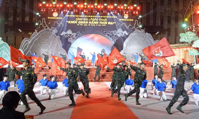 Quân nhân, sinh viên tham gia giải chạy kỷ niệm 80 năm Ngày thành lập Quân đội