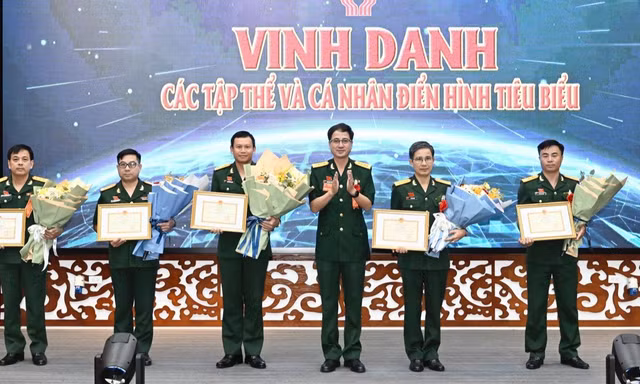 Cục Gìn giữ hòa bình tôn vinh điển hình trong phong trào Thi đua Quyết thắng 