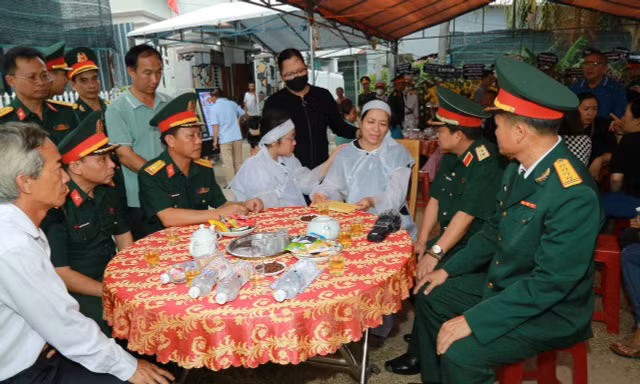 Chủ tịch nước truy tặng Huân chương Dũng cảm cho Trung tá Trương Hồng Kỳ