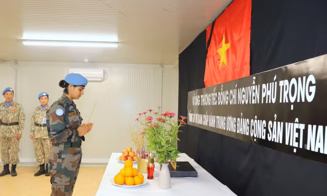 Lực lượng Gìn giữ hòa bình Việt Nam tiễn biệt Tổng Bí thư Nguyễn Phú Trọng