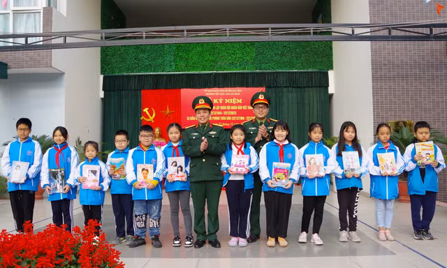 Tuổi trẻ Quân đội lan tỏa hình ảnh Bộ đội Cụ Hồ tới các em học sinh