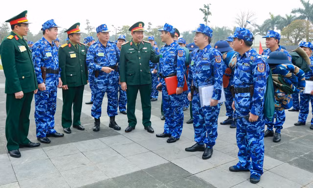 Bộ Tổng tham mưu kiểm tra chuyển trạng thái sẵn sàng chiến đấu của Cảnh sát biển