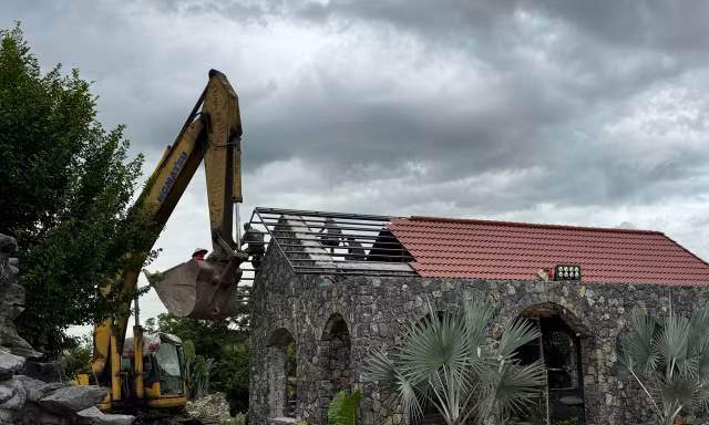 Vụ ‘nhà vườn mọc ở công trường khai thác khoáng sản không phép’: Tháo dỡ công trình vi phạm