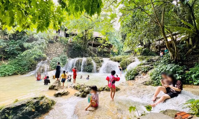 Du khách hoảng loạn vì thuỷ điện ở Hoà Bình xả lũ không báo trước