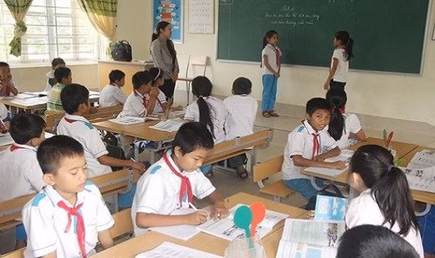 Giáo viên quyền lực không nói trên bục giảng: Sự im lặng 'thành tích'?