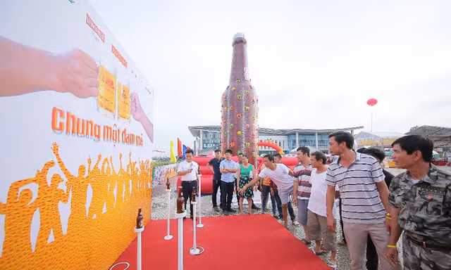 Đổ bộ xứ Thanh, ngày hội Bia Hà Nội “hạ nhiệt” nắng hè
