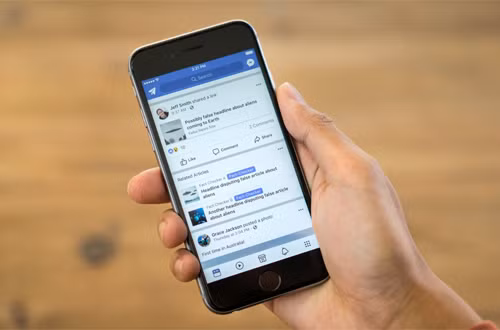 Thông báo sẽ nằm trên đầu trang tin tức (News Feed). 