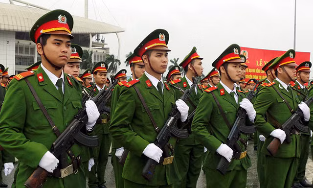 Tướng quân đội, tướng công an lĩnh lương thế nào năm 2020