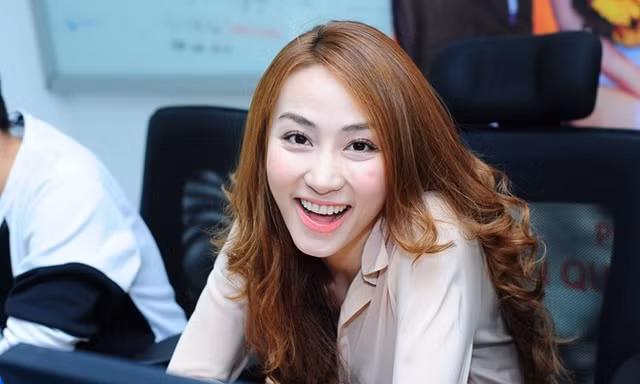 Ngân Khánh: 'Trả trăm triệu cũng không vào bar múa cột'