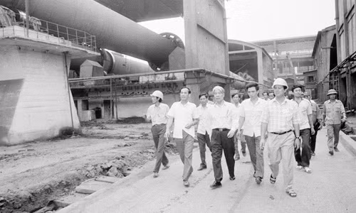 Hình ảnh về một số hoạt động nổi bật của nguyên Tổng Bí thư Đỗ Mười