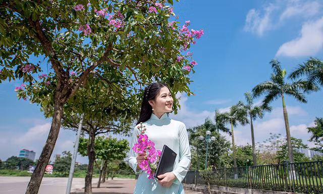 'Hot girl tráng bánh mướt' xứ Nghệ xinh tươi trong bộ ảnh chào Hè