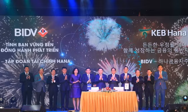 KEB Hana Bank chính thức trở thành cổ đông chiến lược nước ngoài của BIDV