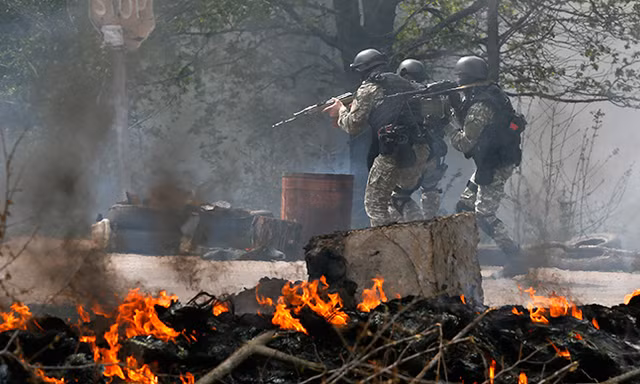 Quân đội Ukraine phá hủy một chốt chặn của người biểu tình 