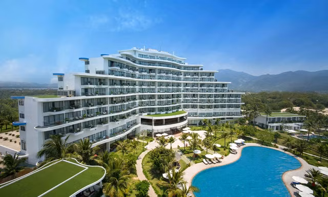 Crystal Bay Hospitality: Nơi không có mùa thấp điểm 