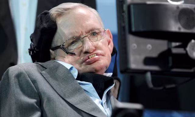 Thiên tài vật lý Stephen Hawking không đầu hàng bệnh tật để sống với đam mê nghiên cứu khoa học cho đến cuối đời. Ảnh: AP.