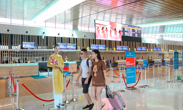 Cảng Hàng không quốc tế Vân Đồn vừa được Tổ chức Giải thưởng du lịch Thế giới (World Travel Awards) vinh danh là “Sân bay mới hàng đầu Châu Á 2019”.