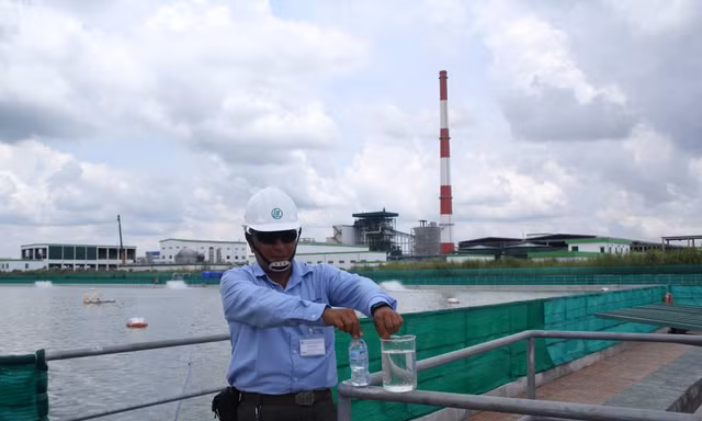 Khu vực xử lý nước thải bên trong nhà máy giấy Lee&Man (Ảnh Nhật Huy)