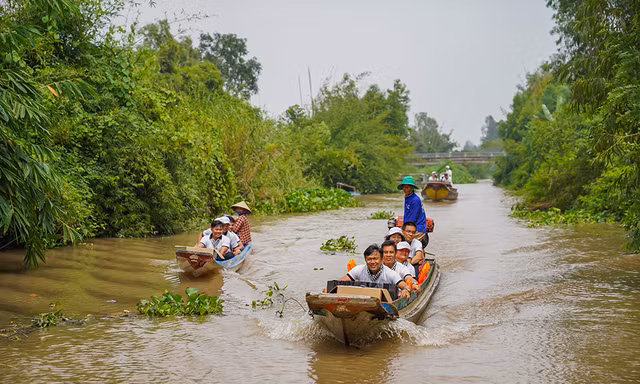 Sách quý giúp học sinh vùng sâu hăng say học tập