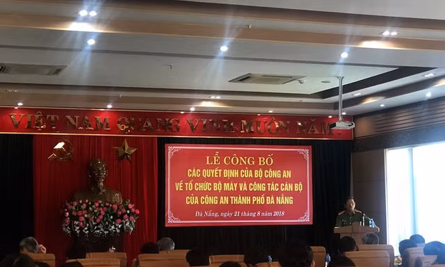 Giám đốc Công an TP Đà Nẵng, Đại tá Lê Văn Tam phát biểu về bộ máy của công an TP. Ảnh: LÊ PHI.