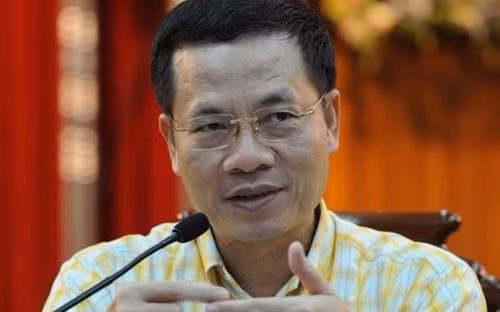 Thiếu tướng Nguyễn Mạnh Hùng, Phó tổng giám đốc Tập đoàn Viễn thông Quân đội (Viettel).