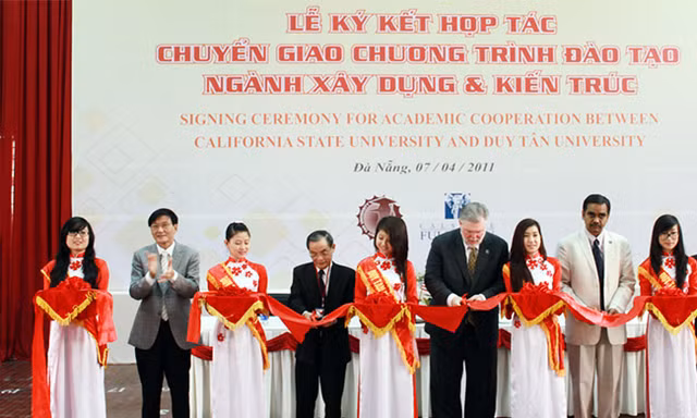 ĐH Duy Tân hợp tác với ĐH Bang California ở Fullerton và Cal Poly, San Luis Obispo tiếp nhận chương trình Tiên tiến Xây dựng và Kiến trúc