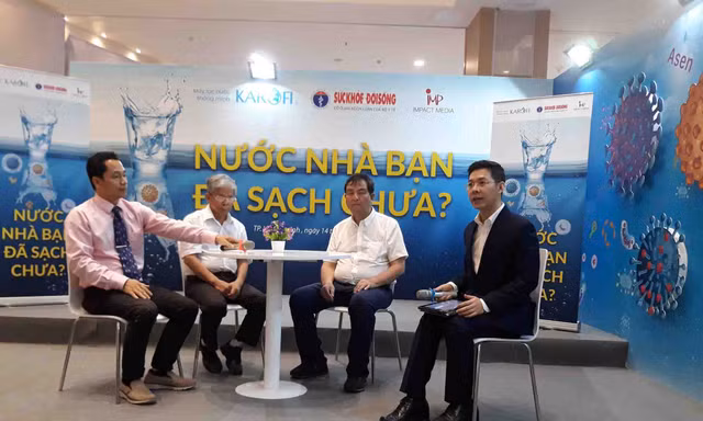 Các chuyên gia, bác sĩ đầu ngành cùng trao đổi về vấn đề nguồn nước hiện nay đối với sức