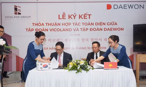 Đại diện hai tập đoàn ký kết hợp tác toàn diện