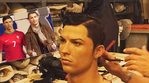Giờ Ronaldo có thể ngồi nhà ngắm tượng của mình