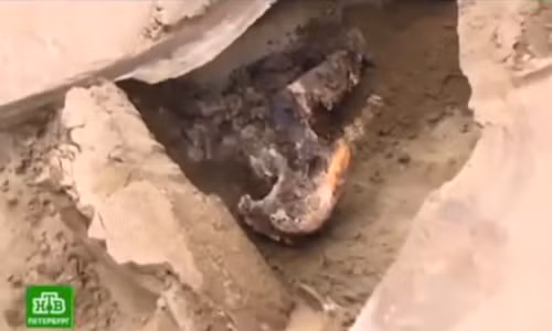 Xác ướp 'người đẹp ngủ' dưới hồ chứa nước Nga