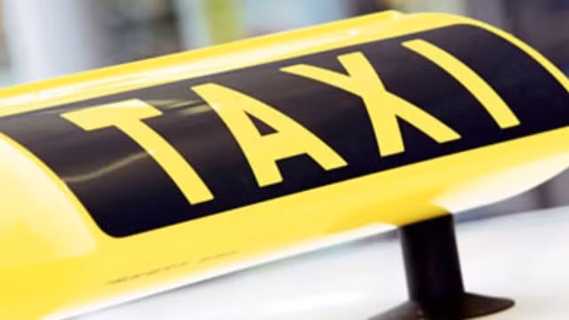 Mâu thuẫn nhỏ, bảo vệ siêu thị đâm chết lái xe taxi