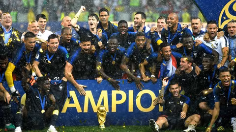 Khi Pháp vô địch France 98, những người hùng năm 2018 ở đâu?