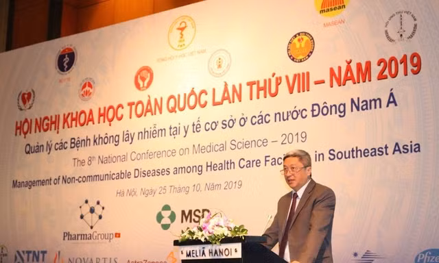 Thứ trưởng Bộ Y tế Nguyễn Trường Sơn