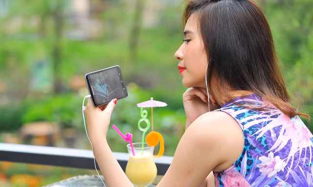Một ngày làm việc và giải trí hiệu quả với “phablet” đỉnh cao Lenovo S930
