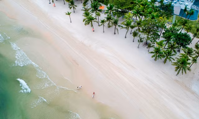 Vẻ đẹp tuyệt mỹ của Bãi Kem – Top 50 bãi biển đẹp nhất thế giới