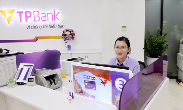 Nhân viên chuyên nghiệp, thân thiện, phòng giao dịch hiện đại, TPBank được đánh giá là một trong những ngân hàng có chất lượng phục vụ tốt nhất Việt Nam