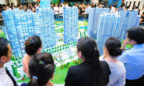 Nhiều môi giới bất động sản nhận khoản hoa hồng thực tế rất thấp. Ảnh minh họa: Vũ Lê.