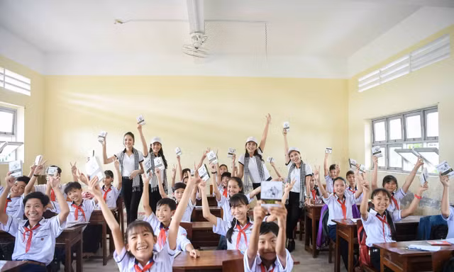 Hoa hậu Hương Giang: Sách quý là nguồn tri thức cần được chia sẻ